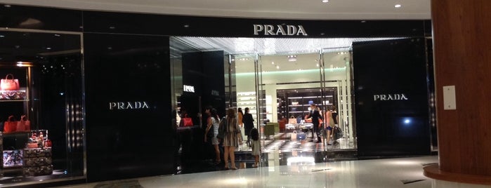 Prada is one of สถานที่ที่ Fabio ถูกใจ.