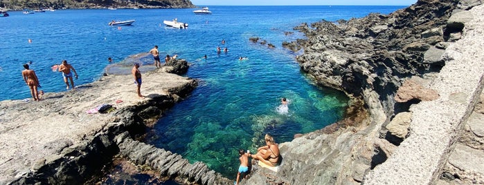 Le cale is one of Pantelleria.