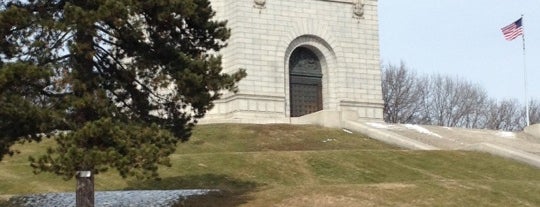 William McKinley Monument Steps is one of Lugares favoritos de Alyssa.