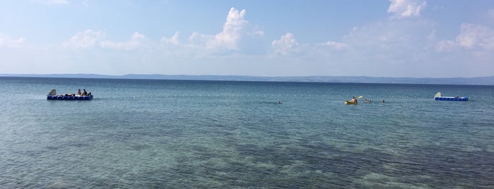 Körfez Vilları Plajı is one of Posti che sono piaciuti a Tuncay.