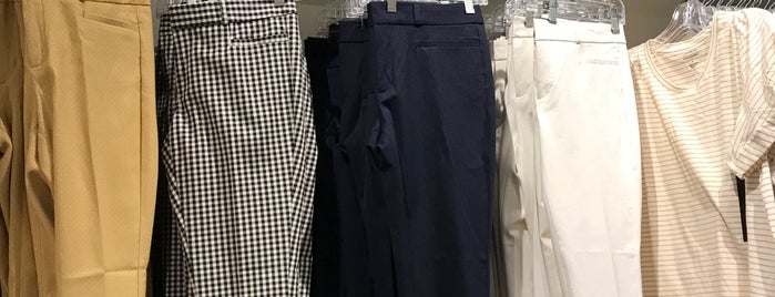 Banana Republic Factory Store is one of Mikeさんのお気に入りスポット.