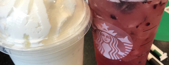 Starbucks is one of Locais curtidos por EunKyu.