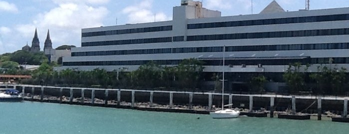 Marina Park Hotel is one of Diversos.