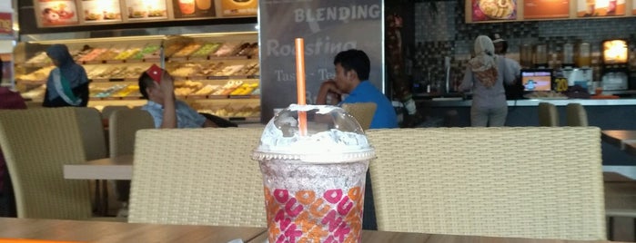 Dunkin' is one of Tmpt Nongkrong,Kongkow w.