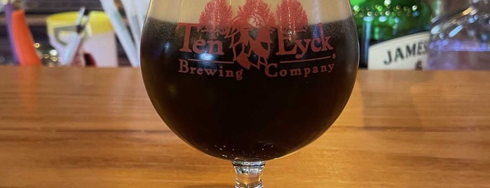 Ten Eyck Brewing Company is one of Posti che sono piaciuti a Jeff.