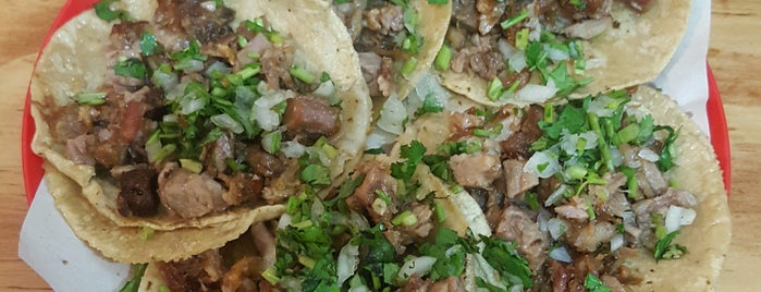 Tacos Chabacano is one of Locais curtidos por Gabriela.