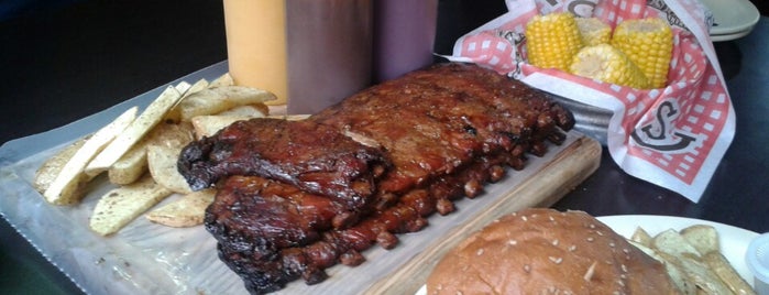 La Cabaña Smokehouse is one of Omar’s Liked Places.