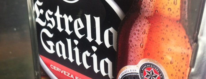 Estrella de Galicia is one of Locais curtidos por Quincho.