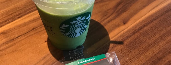 Starbucks is one of Tempat yang Disukai Heshu.