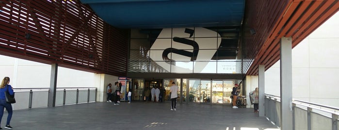Centro Comercial Área Sur is one of Oficinas, clientes, amigos.
