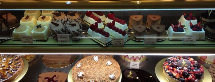 Pâtisserie Douce France is one of Mariana 님이 저장한 장소.