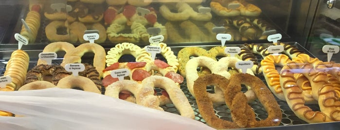 Mr. Pretzels is one of Shopping Center Norte.