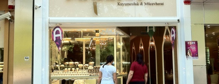 Marifet Kuyumculuk ve Mücevherat is one of Lugares favoritos de Pınar.