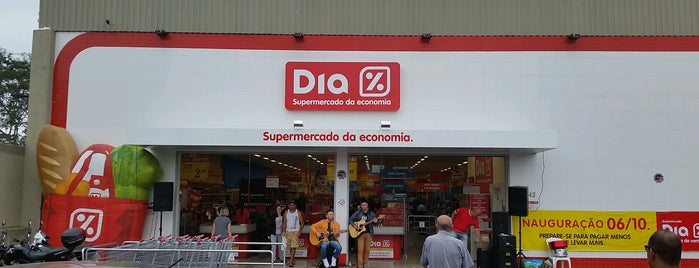 Supermercado Dia% is one of Locais curtidos por Paula.