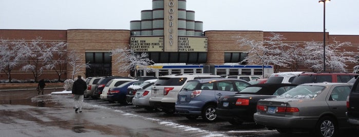 Woodbury Theater Park & Ride is one of Lugares favoritos de Carol.