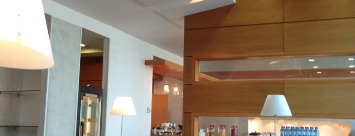 Swiss Business Lounge is one of P.O.Box: MOSCOW'un Beğendiği Mekanlar.