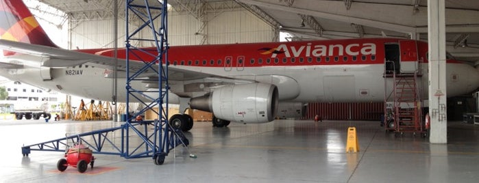Terminal Aereo Simon Bolivar - Avianca Services is one of Luisa'nın Beğendiği Mekanlar.