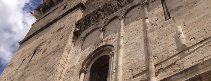 Cathédrale Notre-Dame-et-Saint-Castor is one of Франция, Ним.