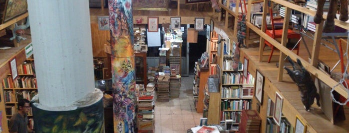 Libreria Jorge Cuesta is one of Chilango25'un Beğendiği Mekanlar.