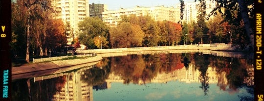 Лианозовский ПКиО is one of Сады и парки Москвы.