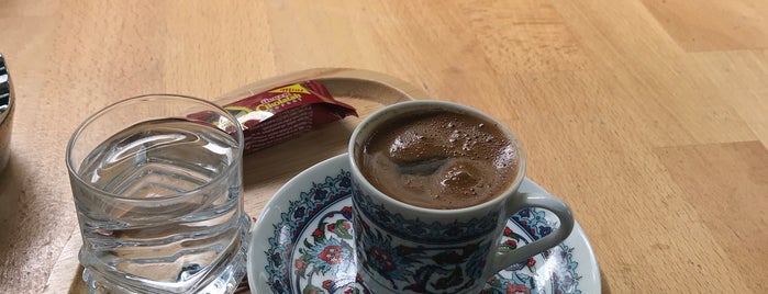 Hezarfen Çikolata & Kahve is one of Mekânlar.