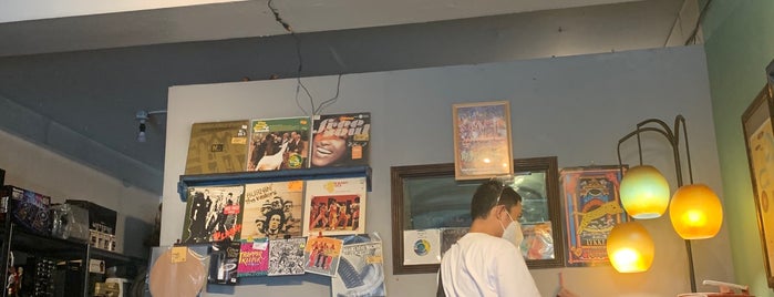 Treskul Records and Café is one of Manila.