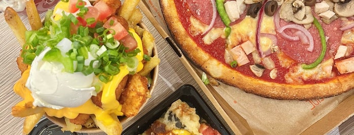 Blaze Pizza is one of vegan.