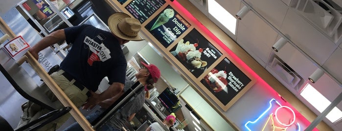 Braum's Ice Cream & Dairy Stores is one of Willow Park, TX Spots.