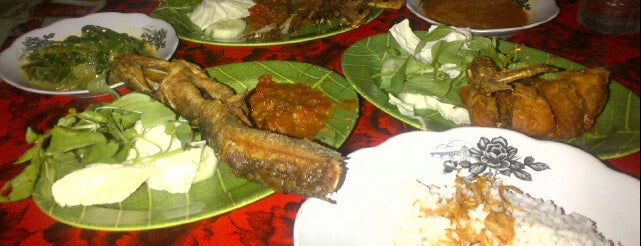 Pecel Lele Kuncoro Seafood is one of Top 10 dinner spots in Palembang, Indonesia.