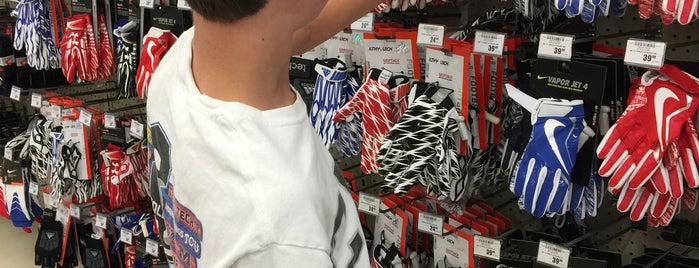 Academy Sports + Outdoors is one of Tips List.