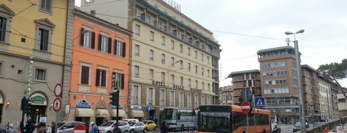 Hotel Delle Nazioni Florence is one of Locais salvos de Daniele.