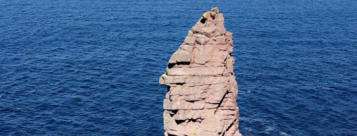 Old man of Stoer Lighthouse is one of Sevgiさんの保存済みスポット.