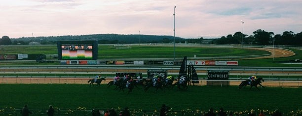 Mornington Racecourse is one of Darrenさんのお気に入りスポット.