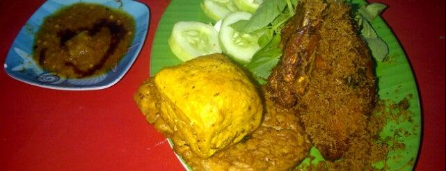 Ayam Bakar Serundeng is one of Tebet - Best Place for Dine Out.
