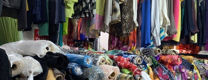 Shiliupu Fabric Market is one of shopping centers.