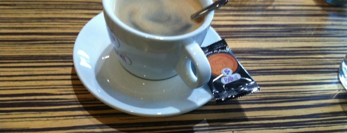 Cafe Domenico is one of sxolh :).