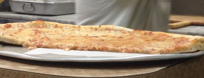 Johnny's Pizza is one of Lieux sauvegardés par Kimmie.
