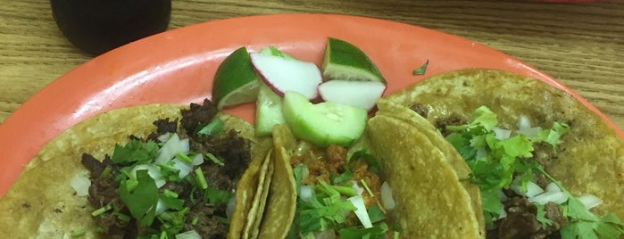 Indy Tacos is one of Lugares favoritos de Zach.