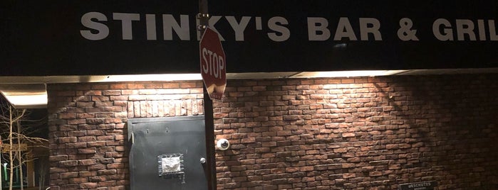 Stinky's Bar and Grill is one of สถานที่ที่ Chris ถูกใจ.