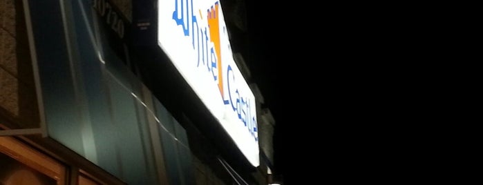 White Castle is one of Robさんのお気に入りスポット.