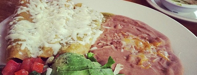 Don Beto's Tacos is one of Locais curtidos por Eric.