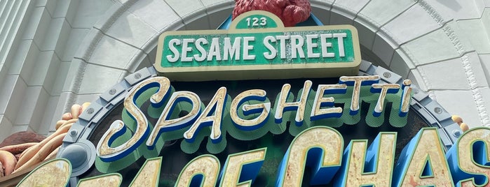 Sesame Street Spaghetti Space Chase is one of Tempat yang Disukai Luca.