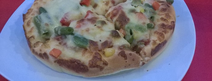 Pizza ala Piazza is one of The 20 best value restaurants in Padang, Indonesia.