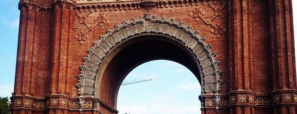 Триумфальная арка is one of BAR CEL ONA.