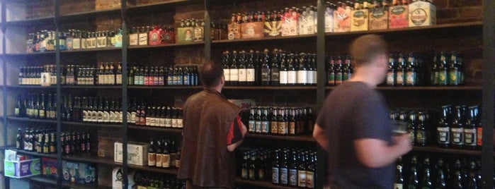 St. Gambrinus Beer Shoppe is one of Locais curtidos por Jason.