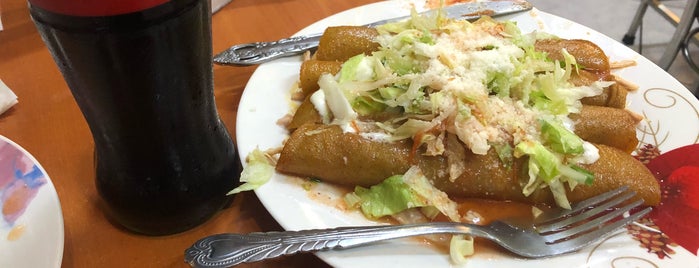 Cenaduria Nuñez is one of Tacos Varios.