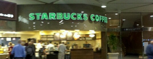 Starbucks is one of Orte, die Tracy gefallen.