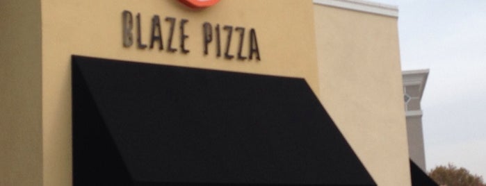 Blaze Pizza is one of Locais curtidos por Tiffany.