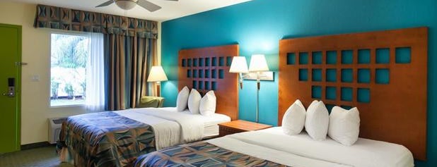 Rodeway Inn & Suites Fort Lauderdale Airport and Port Everglades Cruise Terminal Hotel is one of สถานที่ที่ JR umana ถูกใจ.