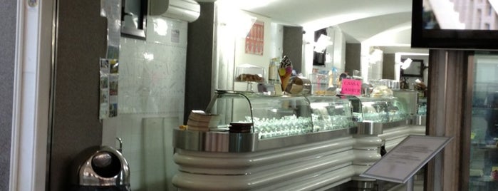 Gelateria Davide is one of Rob & Bec's Sorrento Sojourn.